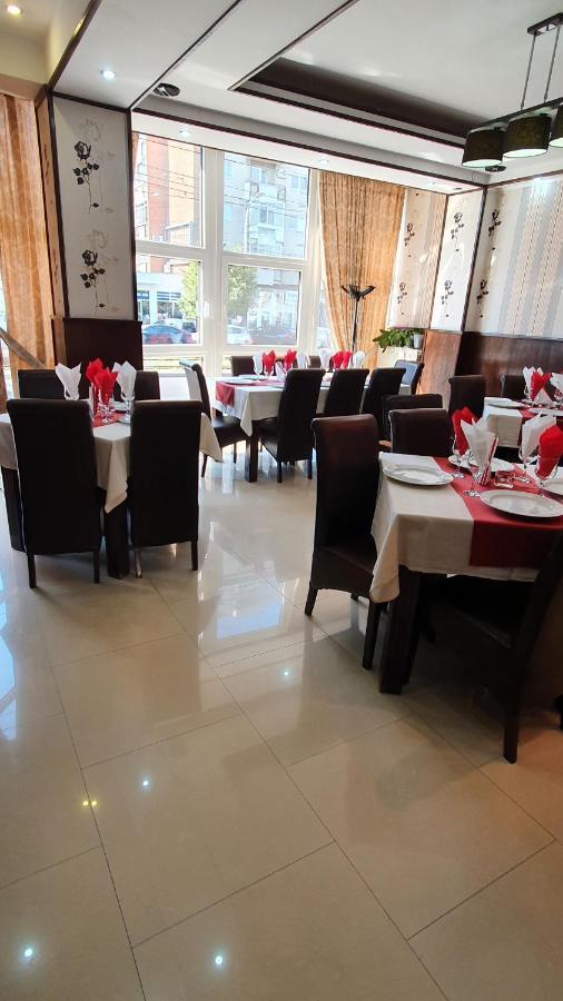 Pensiunea Select Arad Exterior foto