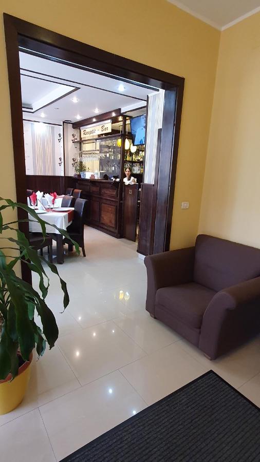 Pensiunea Select Arad Exterior foto
