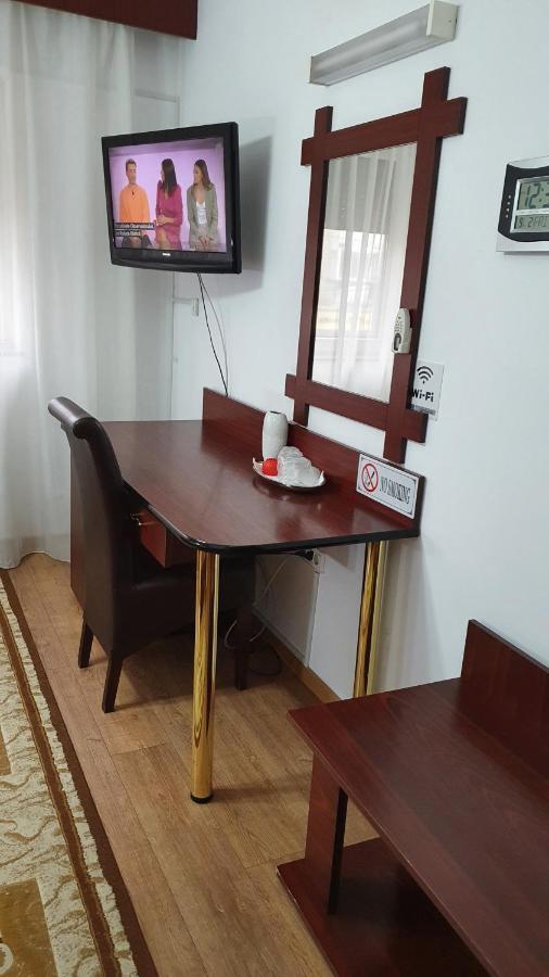 Pensiunea Select Arad Exterior foto