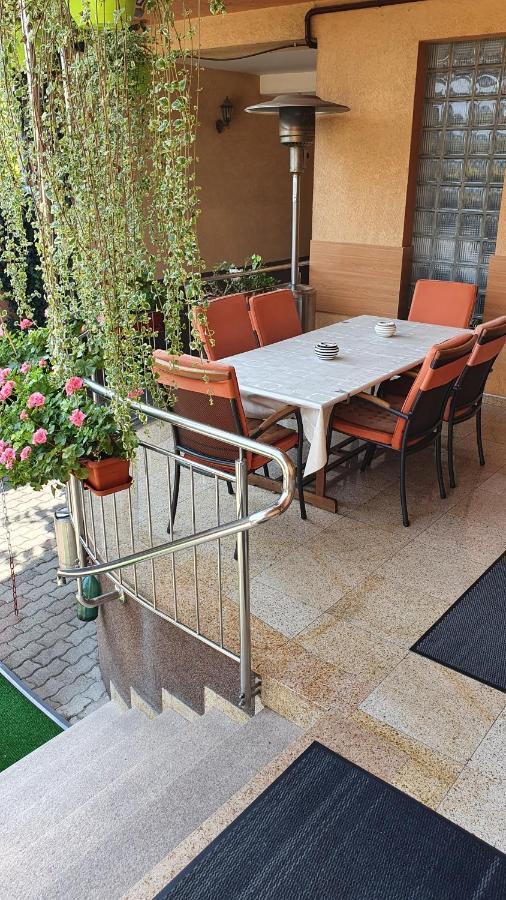 Pensiunea Select Arad Exterior foto