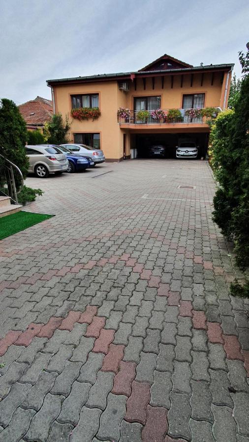Pensiunea Select Arad Exterior foto