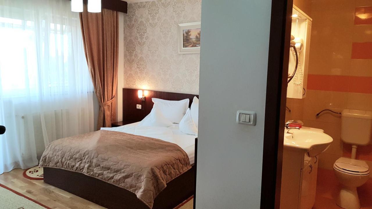 Pensiunea Select Arad Exterior foto